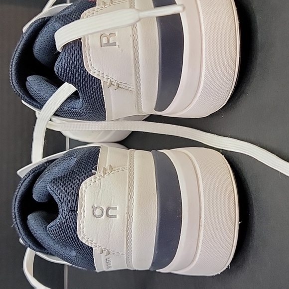 ON RUNNING THE ROGER ADVANTAGE MENS SIZE 9 NAVY WHITE SNEAKERS - Picture 7 of 16